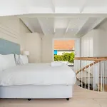 Light & Airy 3 Bedroom Green Point Family Home