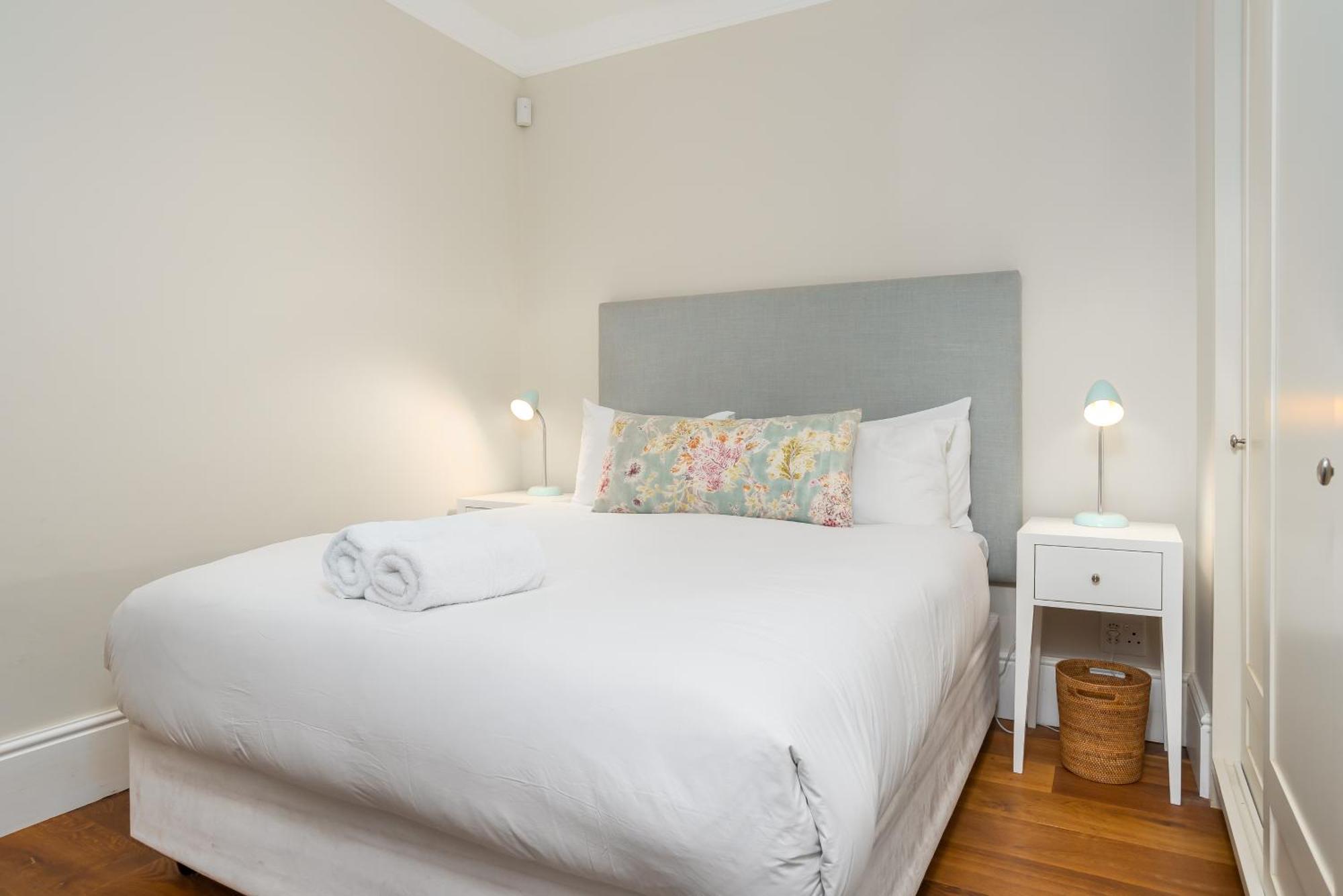 Light & Airy 3 Bedroom Point Family Holiday home Cape Town