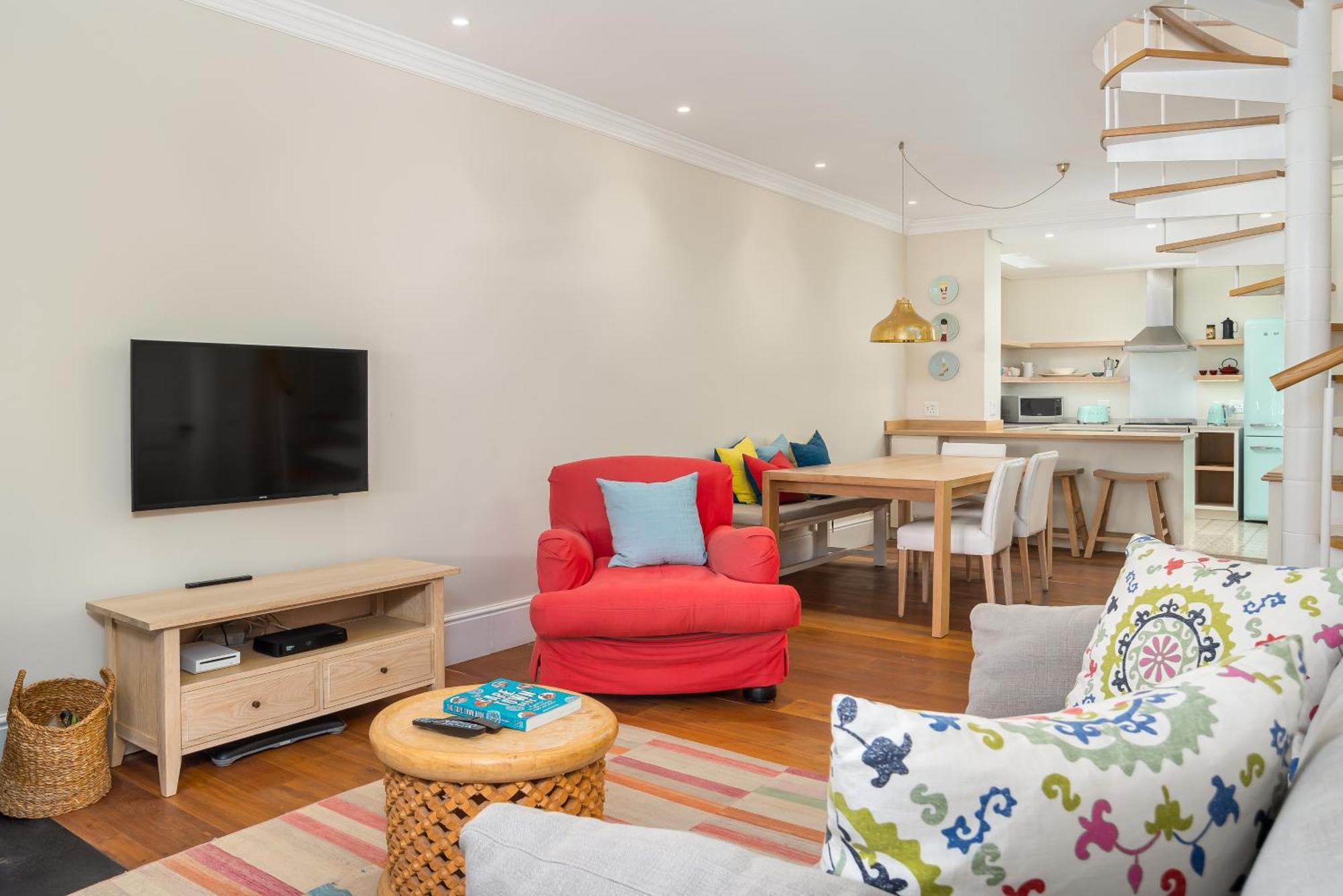 Holiday home Light & Airy 3 Bedroom Point Family