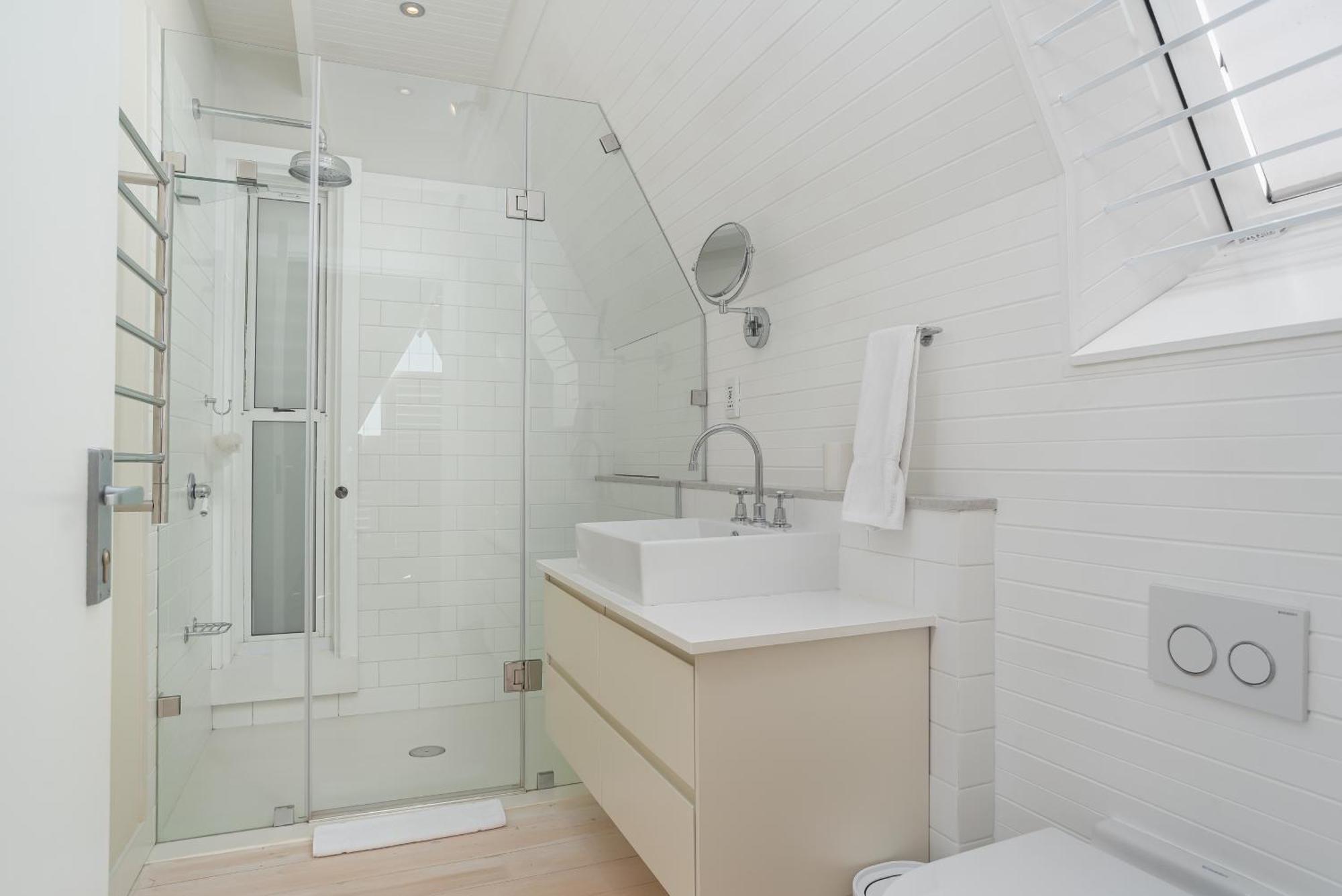 Light & Airy 3 Bedroom Point Family *