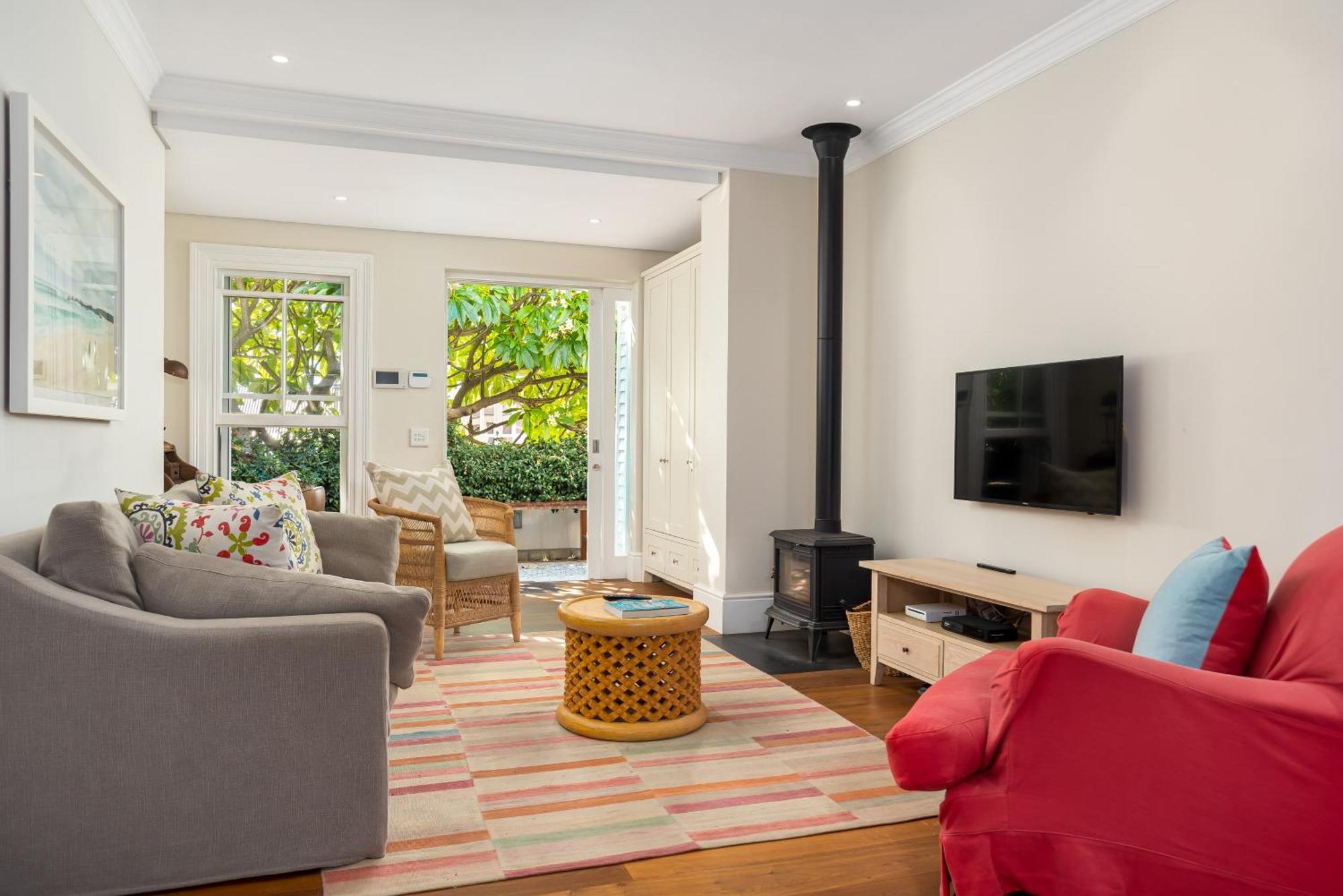 Light & Airy 3 Bedroom Point Family