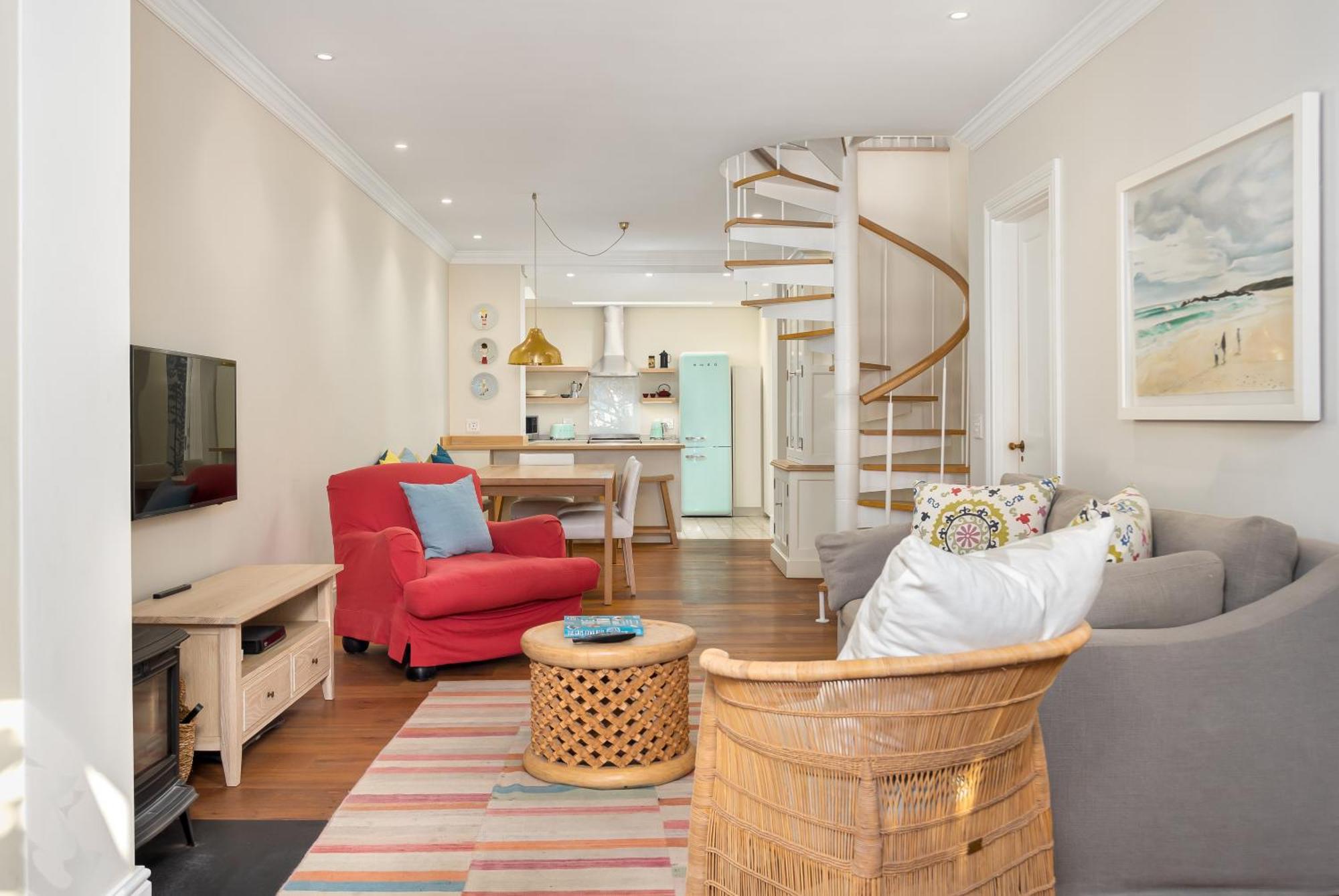 Light & Airy 3 Bedroom Point Family *